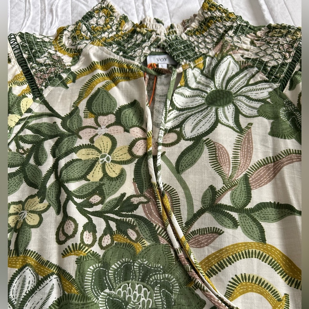 Floral Top NWT - Picture 3 of 9
